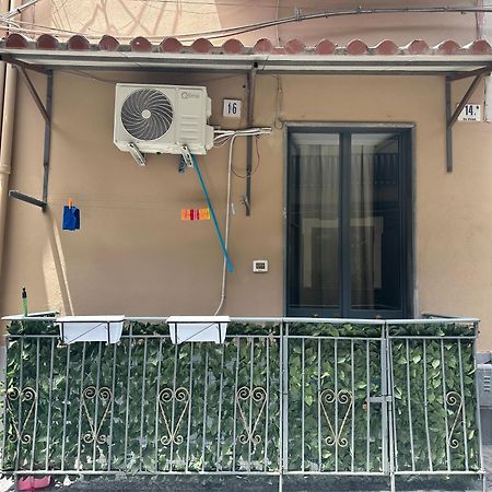 Bonahouse Apartment Catania Bagian luar foto