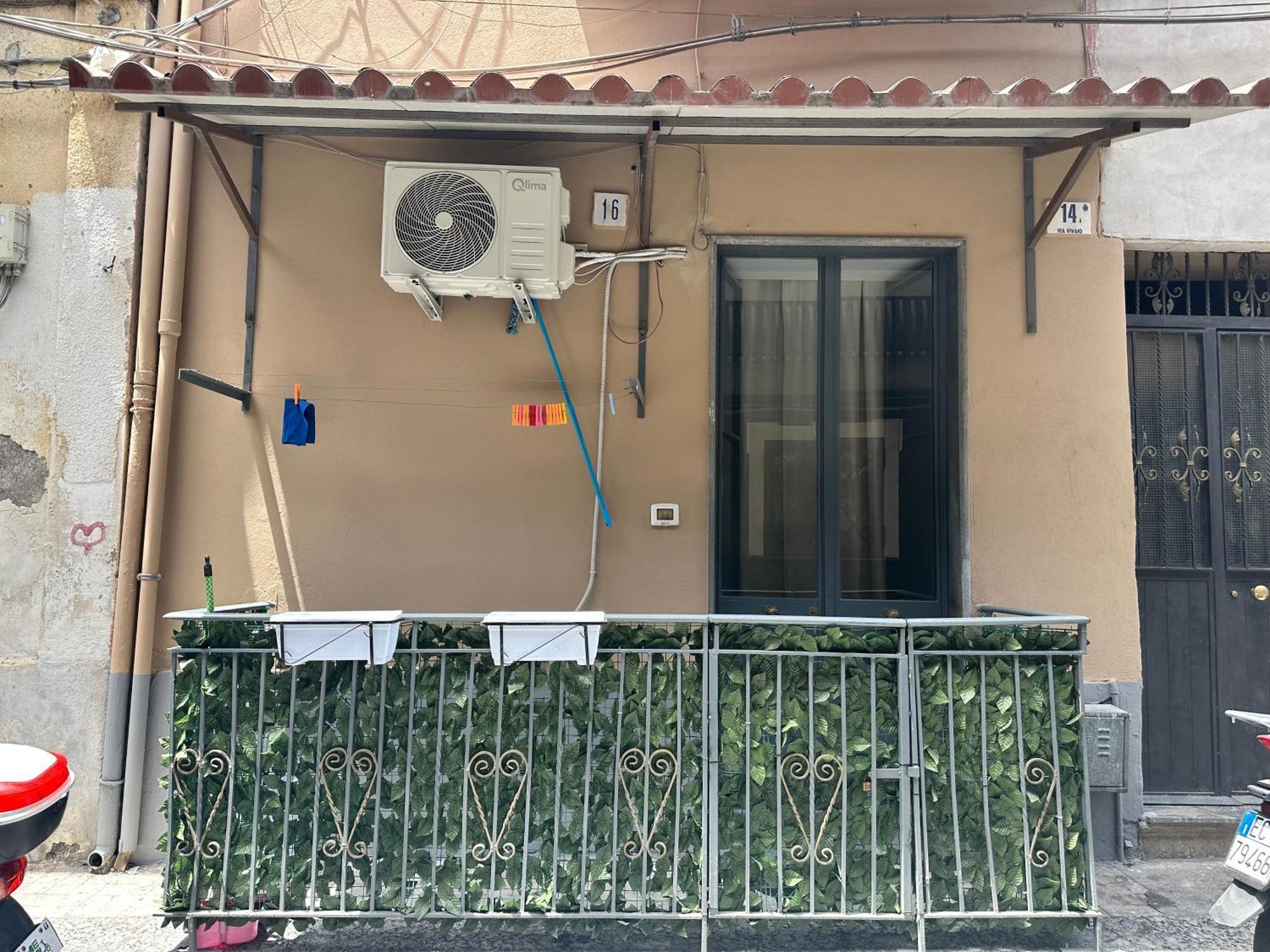 Bonahouse Apartment Catania Bagian luar foto